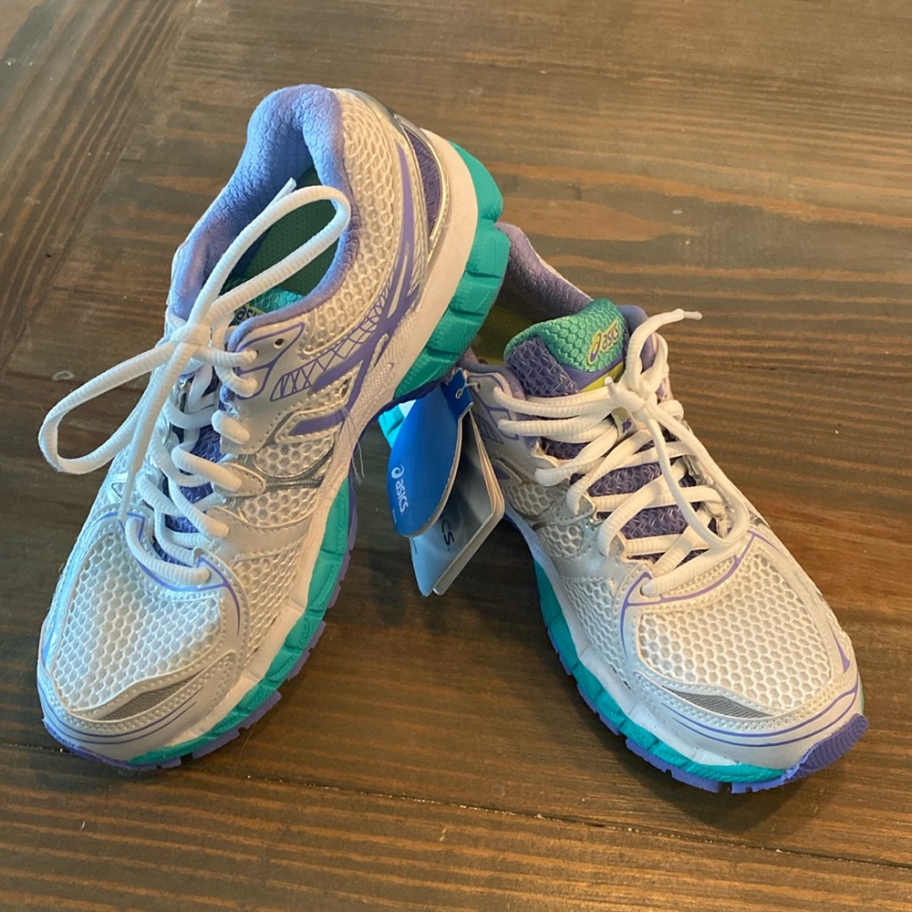 ASICS Women’s Gel-Nimbus 16. Brand New. Size 6. $60 OBO…